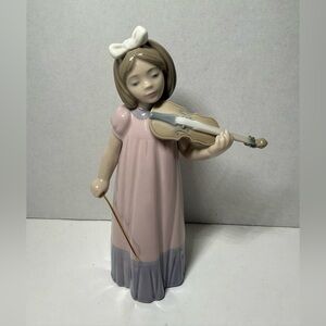 Nao by Lladro "Girl with Violin" 7.25" Handmade Figurine from Spain EUC!!
